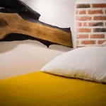 Studio z ogrodem przy Starej Zajezdni